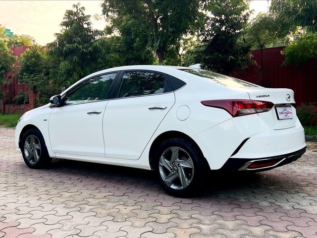 Second-hand 2021 Hyundai Verna SX IVT for sale in New Delhi-7