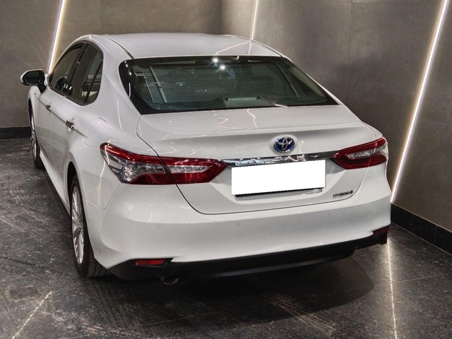 Second-hand 2021 Toyota Camry Hybrid 2.5 for sale in New Delhi-9