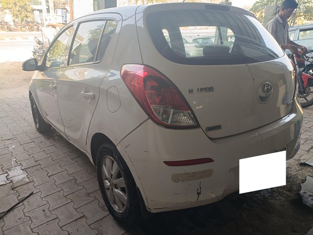 Second-hand 2013 Hyundai i20 Sportz 1.4 CRDi for sale in Kota-3
