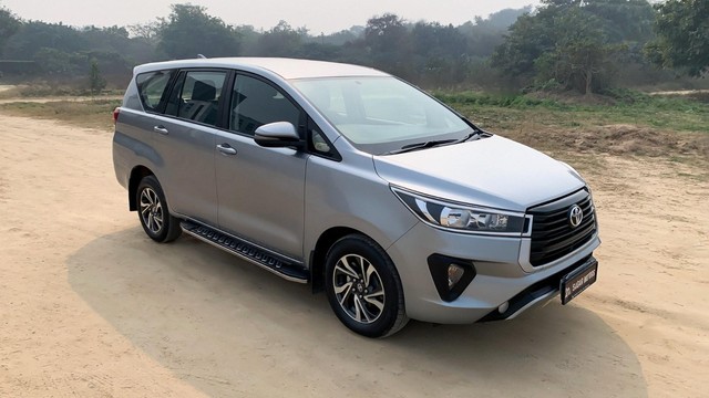 Second-hand 2022 Toyota Innova Crysta 2.4 GX 7 STR AT for sale in New Delhi-29