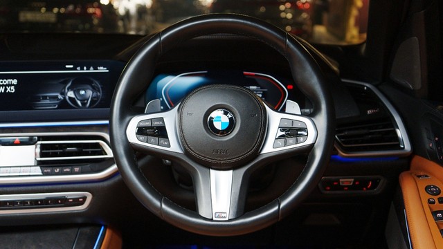 Second-hand 2022 BMW X5 xDrive 40i M Sport for sale in New Delhi-19