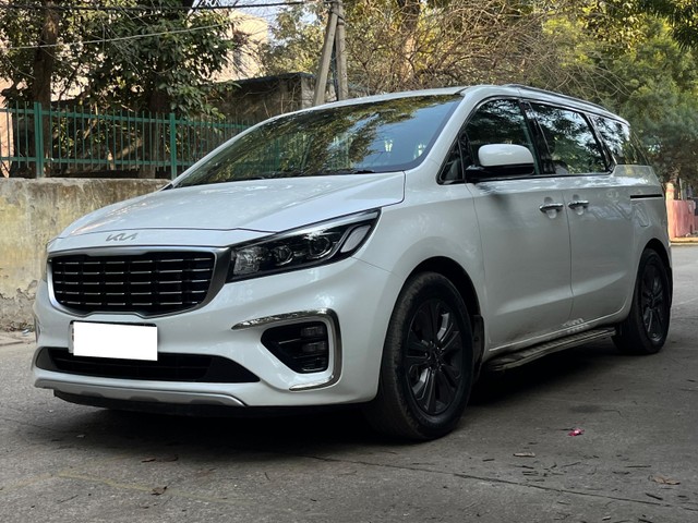Second-hand 2022 Kia Carnival Limousine Plus for sale in New Delhi-4