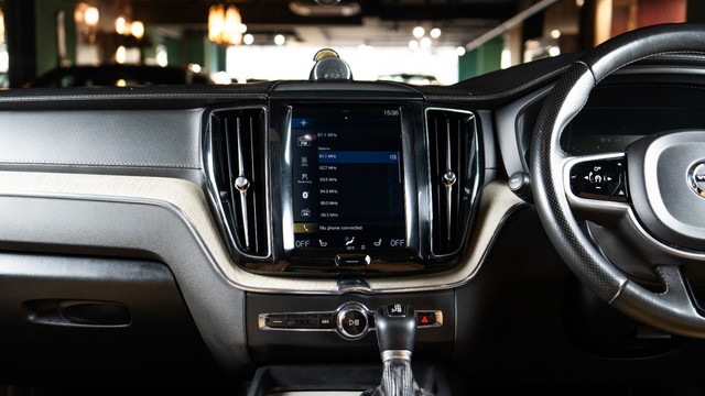 Second-hand 2019 Volvo XC60 Inscription D5 BSIV for sale in New Delhi-12