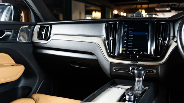 Second-hand 2019 Volvo XC60 Inscription D5 BSIV for sale in New Delhi-9