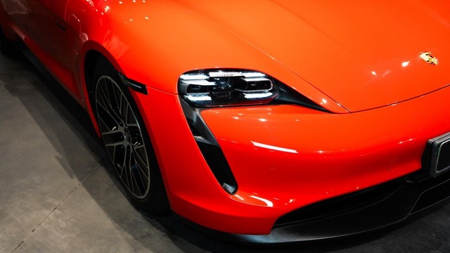 Second-hand 2024 Porsche Taycan 4S for sale in New Delhi-6