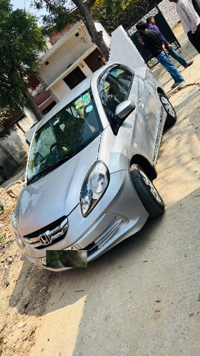 Second-hand 2014 Honda Amaze E i-Vtech for sale in Allahabad-2