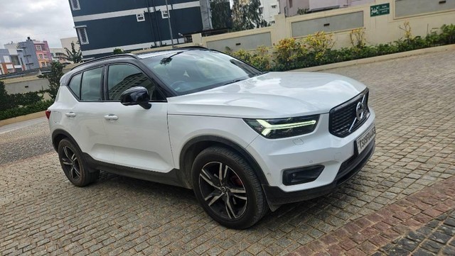 Second-hand 2019 Volvo XC40 D4 R-Design for sale in Ranga reddy-8
