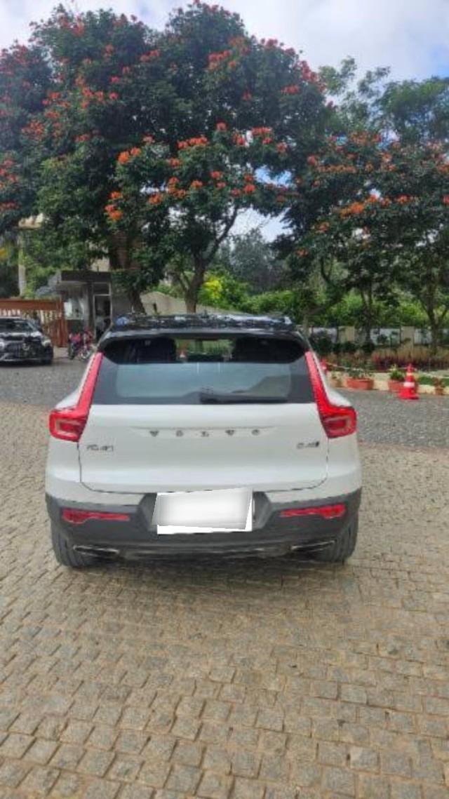 Second-hand 2019 Volvo XC40 D4 R-Design for sale in Ranga reddy-6
