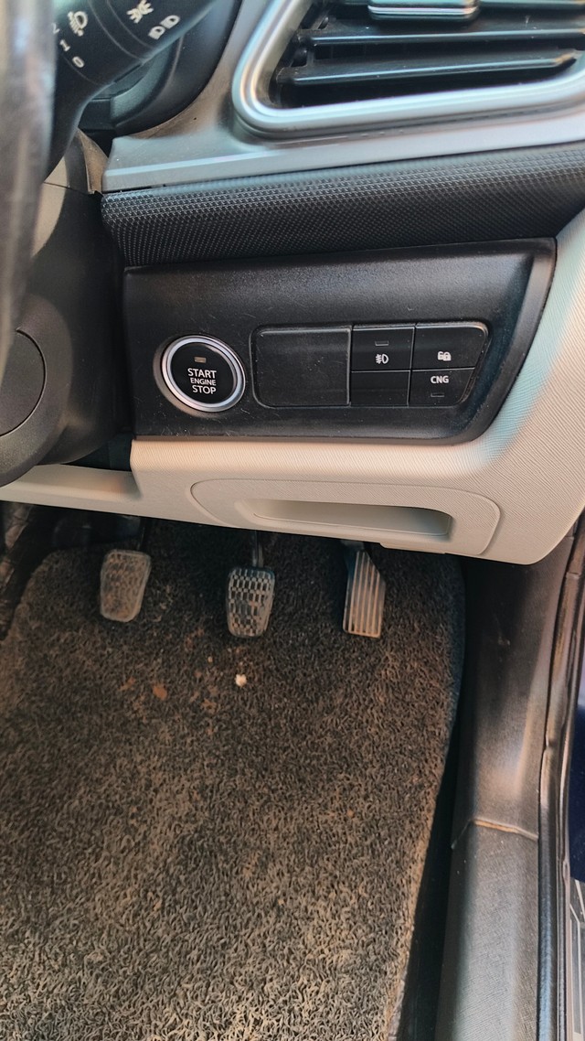 Second-hand 2023 Tata Altroz XZ CNG for sale in New Delhi-10