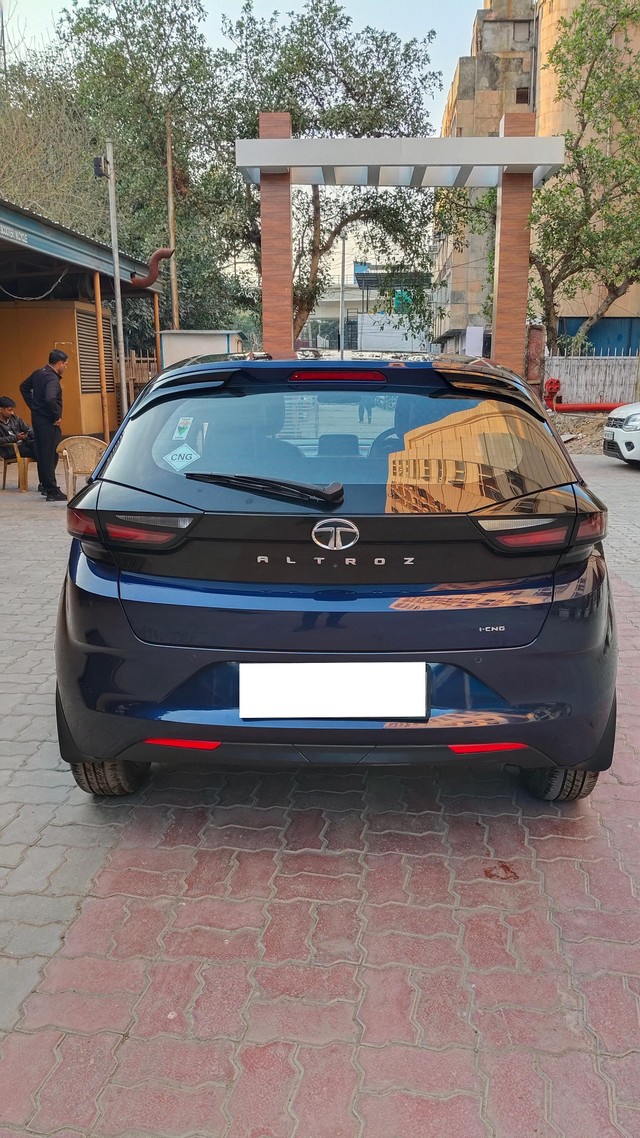 Second-hand 2023 Tata Altroz XZ CNG for sale in New Delhi-1