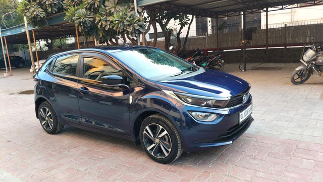 Second-hand 2023 Tata Altroz XZ CNG for sale in New Delhi-4