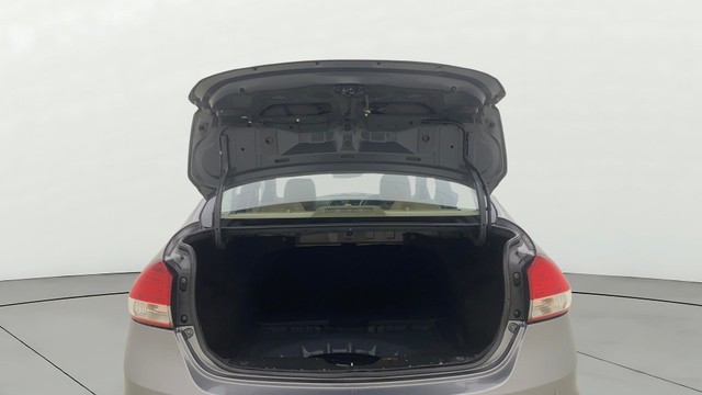 Second-hand 2017 Maruti Ciaz 1.3 Zeta for sale in Ahmedabad-20