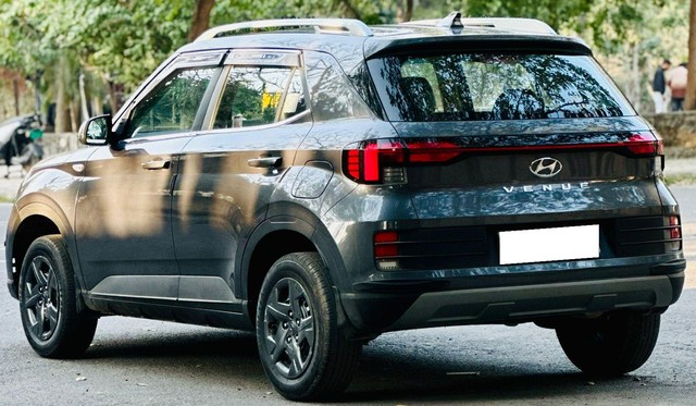 Hyundai Venue S BSVI Second-hand 2023 Hyundai Venue S BSVI for sale in New Delhi-8