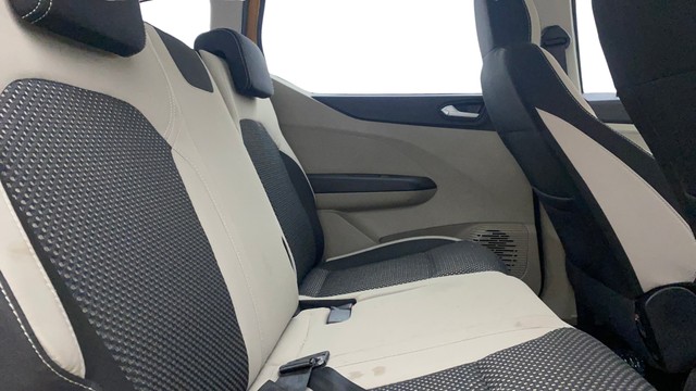 Second-hand 2023 Renault Triber RXZ EASY-R AMT BSVI for sale in Bangalore-16