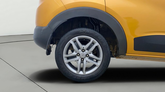 Second-hand 2023 Renault Triber RXZ EASY-R AMT BSVI for sale in Bangalore-25