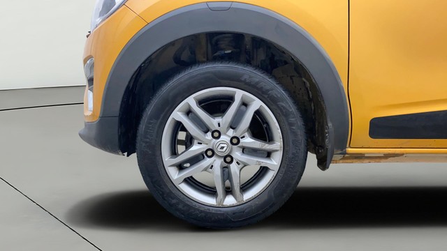 Second-hand 2023 Renault Triber RXZ EASY-R AMT BSVI for sale in Bangalore-26