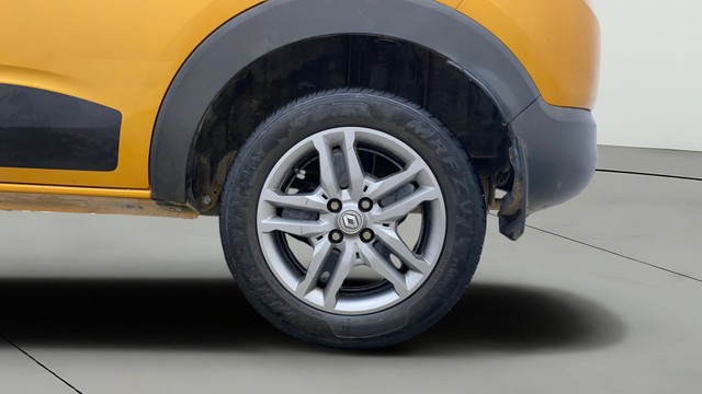 Second-hand 2023 Renault Triber RXZ EASY-R AMT BSVI for sale in Bangalore-27