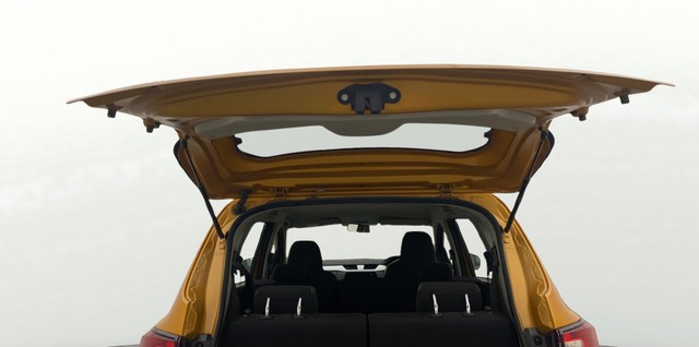 Second-hand 2023 Renault Triber RXZ EASY-R AMT BSVI for sale in Bangalore-20