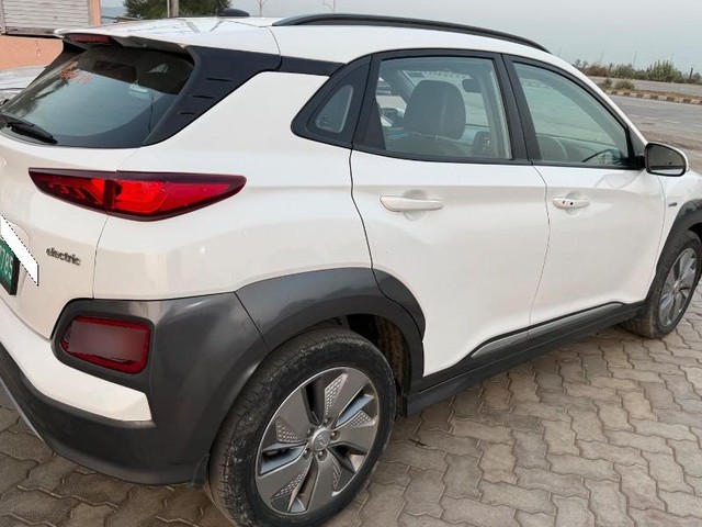 Hyundai Kona Premium Second-hand 2022 Hyundai Kona Premium for sale in Bhopal-3