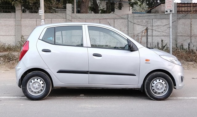 Second-hand 2017 Hyundai i10 Magna 1.1L for sale in Gurgaon-6