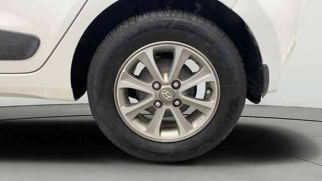 Second-hand 2016 Hyundai Grand i10 Asta Option for sale in Kochi-27