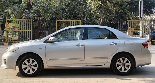 Second-hand 2011 Toyota Corolla Altis G for sale in Gurgaon-3