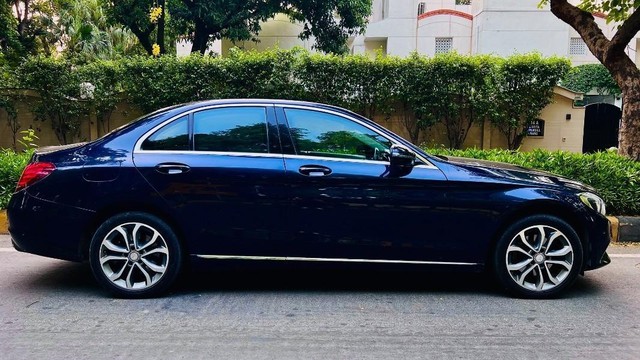 Second-hand 2017 Mercedes-Benz C-Class C 200 Avantgarde Edition C for sale in New Delhi-3