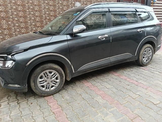 Second-hand 2023 Kia Carens Prestige BSVI for sale in Mathura-3