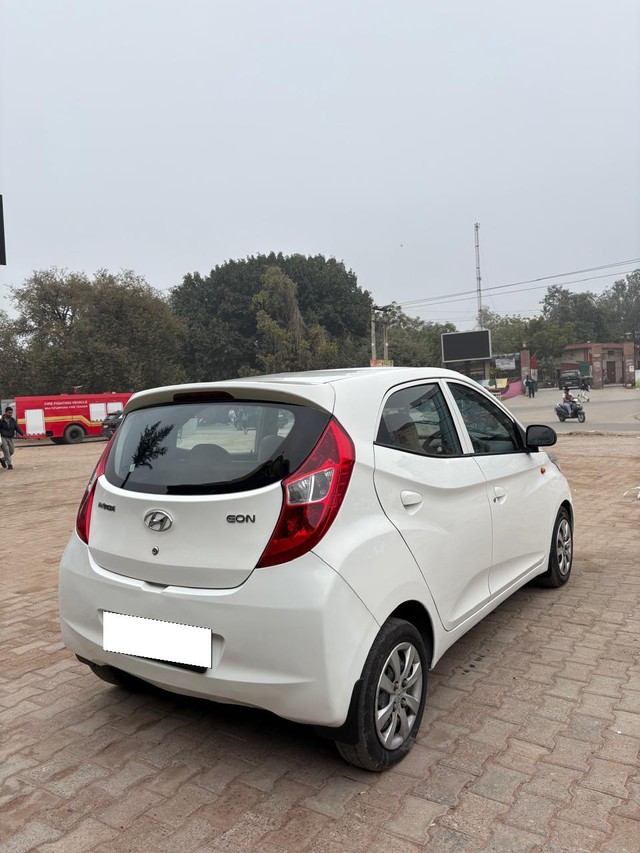 Hyundai EON Magna Second-hand 2011 Hyundai EON Magna for sale in New Delhi-7