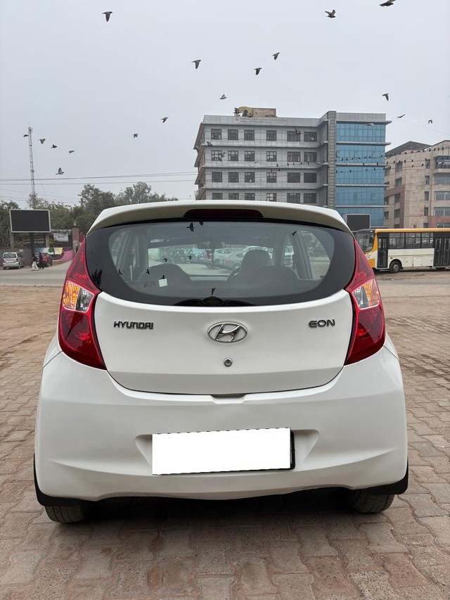 Hyundai EON Magna Second-hand 2011 Hyundai EON Magna for sale in New Delhi-2