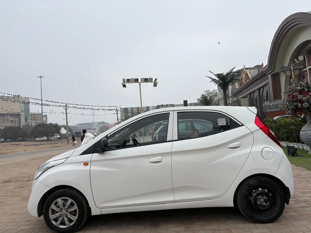 Hyundai EON Magna Second-hand 2011 Hyundai EON Magna for sale in New Delhi-3