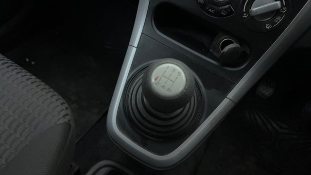 Second-hand 2013 Maruti Ritz ZXi for sale in Bangalore-12