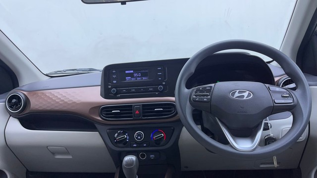 Second-hand 2023 Hyundai Aura S Diesel for sale in Hyderabad-11