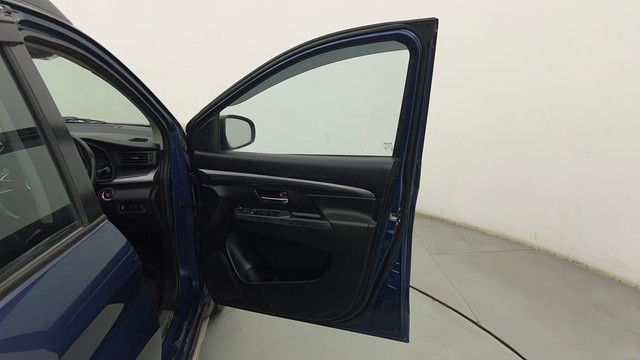 Second-hand 2019 Maruti Suzuki XL6 Alpha for sale in Mumbai-16