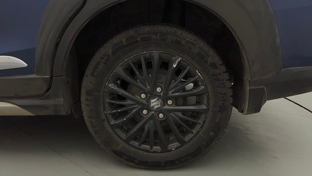 Second-hand 2019 Maruti Suzuki XL6 Alpha for sale in Mumbai-19