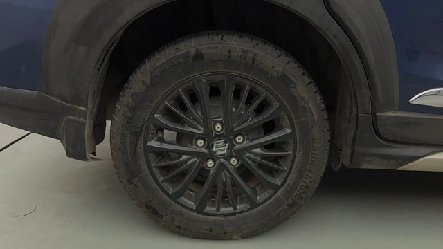 Second-hand 2019 Maruti Suzuki XL6 Alpha for sale in Mumbai-18