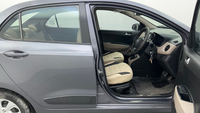 Second-hand 2017 Hyundai Xcent Petrol for sale in Ahmedabad-15