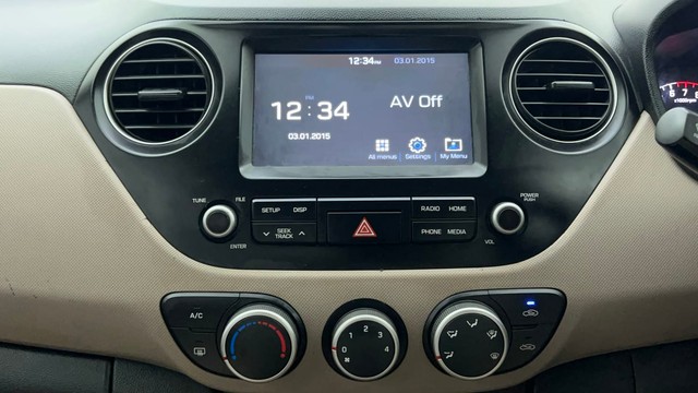 Second-hand 2017 Hyundai Xcent Petrol for sale in Ahmedabad-26