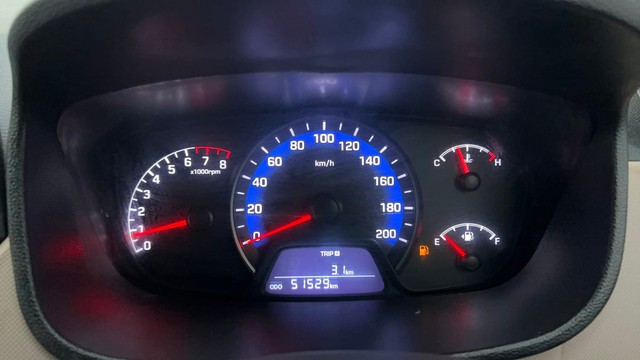 Second-hand 2017 Hyundai Xcent Petrol for sale in Ahmedabad-13