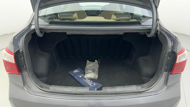 Second-hand 2017 Hyundai Xcent Petrol for sale in Ahmedabad-9