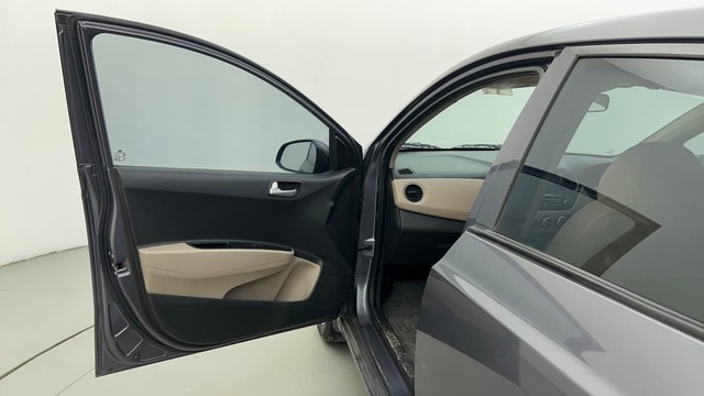 Second-hand 2017 Hyundai Xcent Petrol for sale in Ahmedabad-39