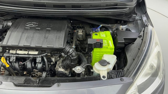 Second-hand 2017 Hyundai Xcent Petrol for sale in Ahmedabad-29