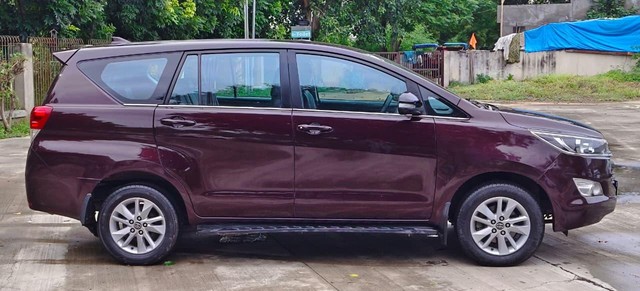 Second-hand 2016 Toyota Innova Crysta 2.8 GX AT BSIV for sale in Vadodara-1