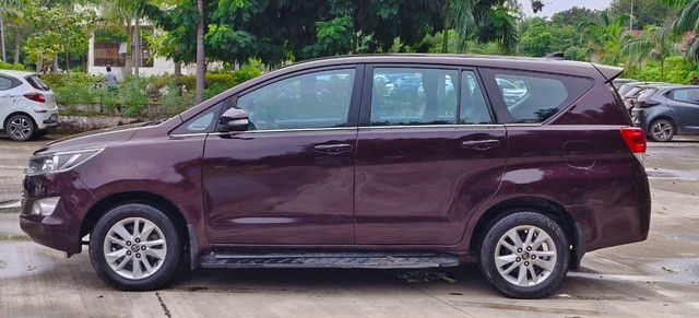 Second-hand 2016 Toyota Innova Crysta 2.8 GX AT BSIV for sale in Vadodara-3