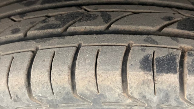 Second-hand 2014 Volkswagen Polo Petrol Comfortline 1.2L for sale in Kolkata-26