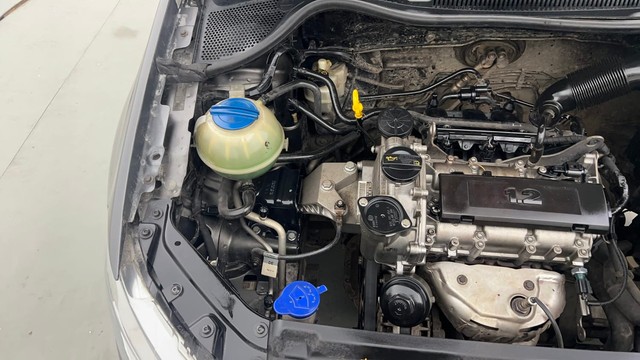 Second-hand 2014 Volkswagen Polo Petrol Comfortline 1.2L for sale in Kolkata-39