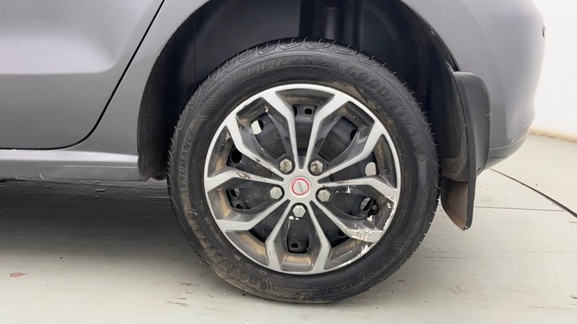 Second-hand 2014 Volkswagen Polo Petrol Comfortline 1.2L for sale in Kolkata-19