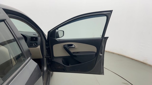 Second-hand 2014 Volkswagen Polo Petrol Comfortline 1.2L for sale in Kolkata-16