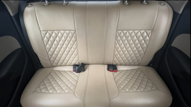 Second-hand 2014 Volkswagen Polo Petrol Comfortline 1.2L for sale in Kolkata-35