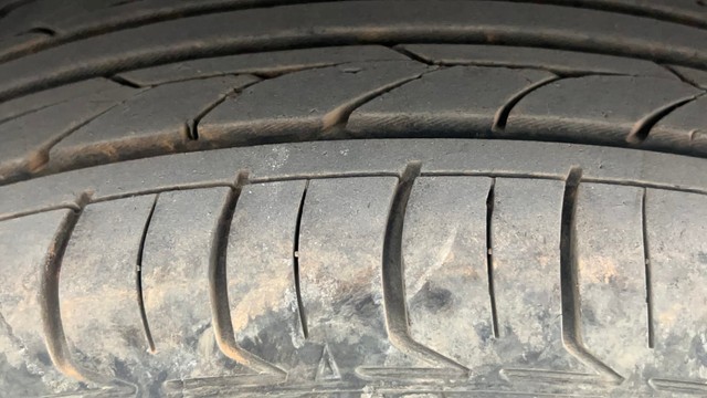 Second-hand 2014 Volkswagen Polo Petrol Comfortline 1.2L for sale in Kolkata-24